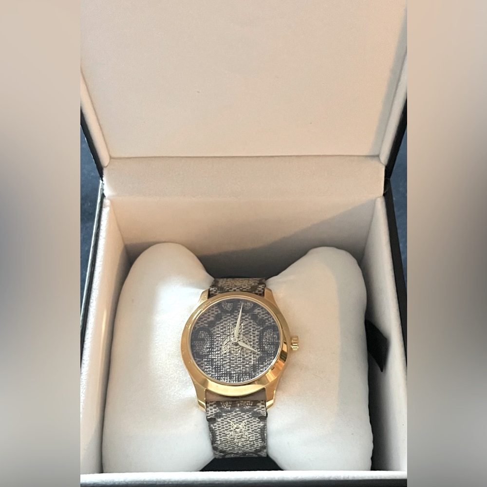 ‼️GUCCI SUPREME GG UNISEX WATCH‼️ 38mm PERFECT CONDITION.